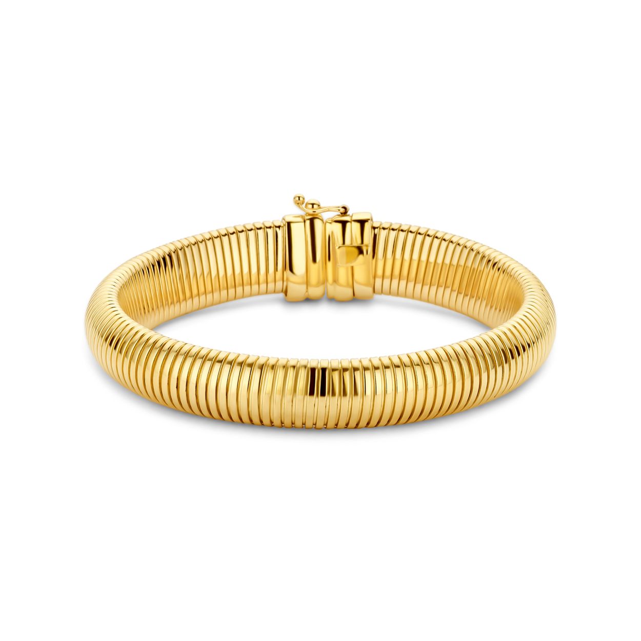 14k Geelgouden armband uitgevoerd met omega schakel van 8mm. De armband heeft een draaglengte van 19cm.