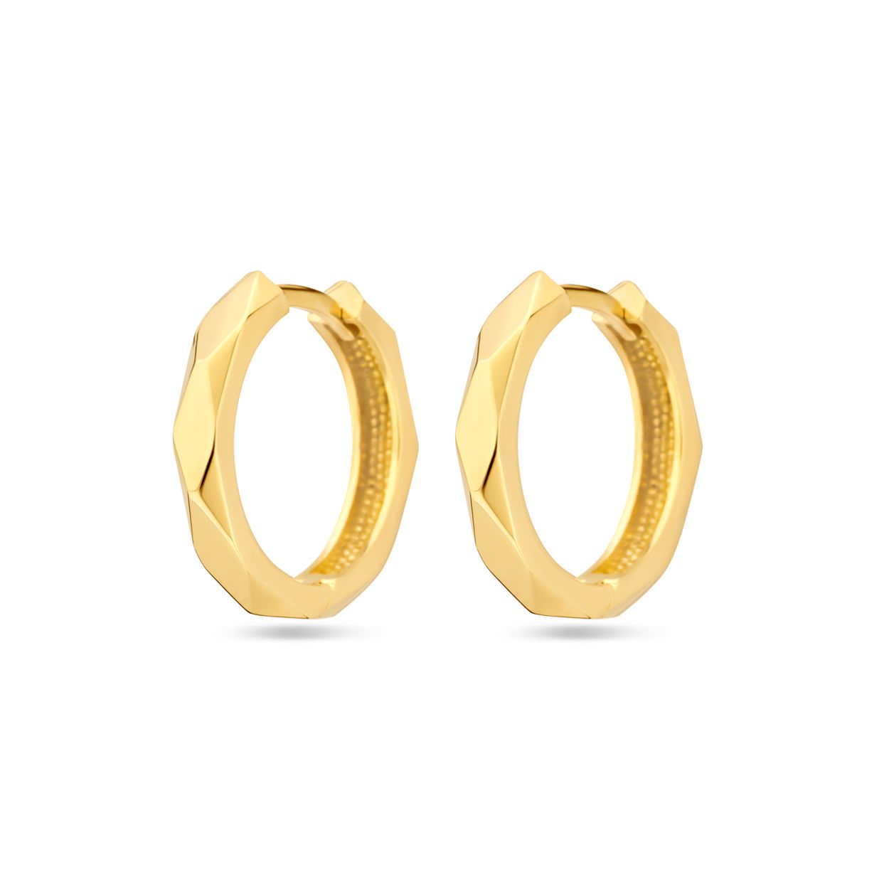 14k Geelgouden oorringen met een afmeting van 15.5x2.5mm.