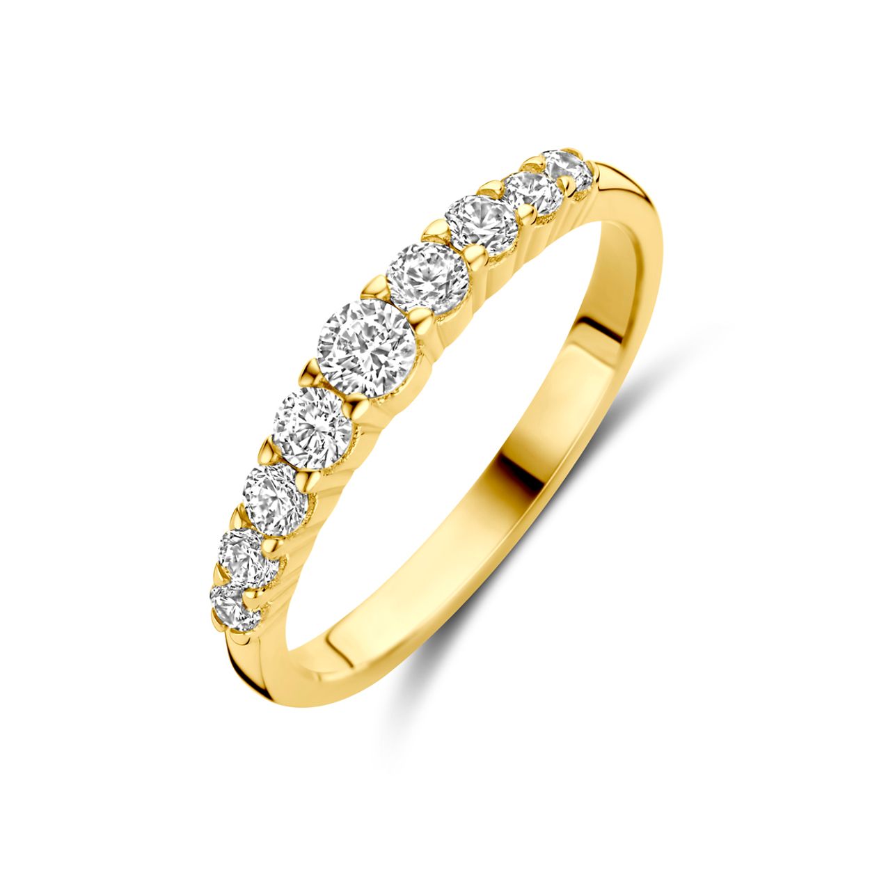 14k Geelgouden ring uitgevoerd met zirkonia. De ring heeft een breedte van 3mm.