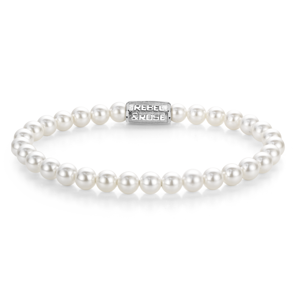 Armband van het merk Rebel & Rose. De armband heeft een hoogwaardige elastische stretch koord, met 6mm van Parels.