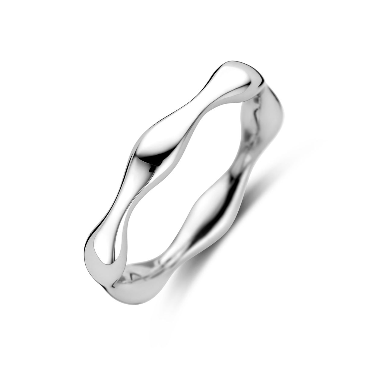 Gerhodineerd 925 zilveren ring met een breedte van 4mm.
