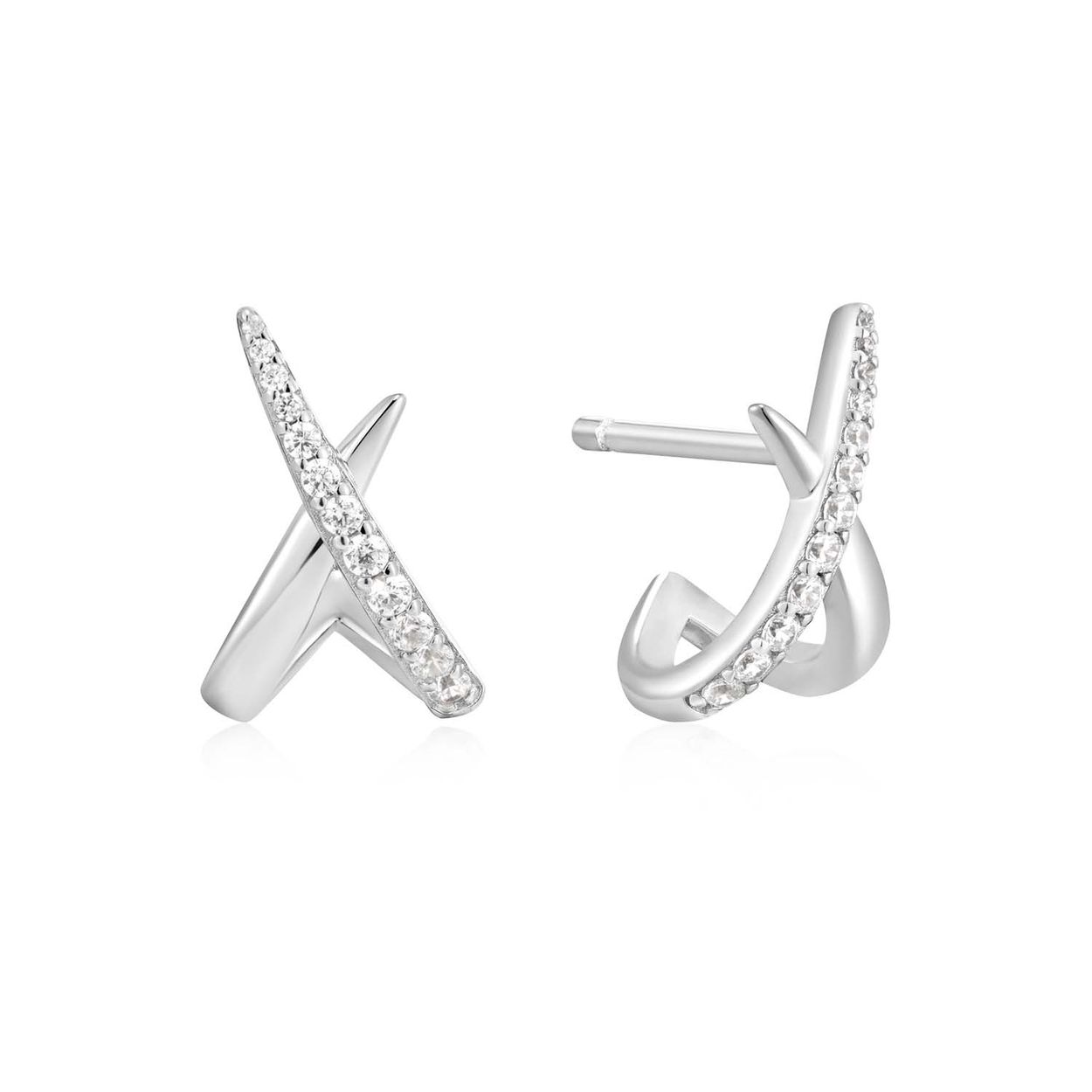 AH E057-03H
Deze unieke kruisvormige studs zijn de oorbellen die je nodig hebt voor het nieuwe seizoen. De gladde, glanzende gouden afwerking in contrast met de glinstering van de zirkonia is de perfecte combinatie van minimalisme en schittering.

HET MERK
Geïnspireerd door de laatste fashion trends is Ania Haie het toonaangevende sieradenmerk voor hoogkwalitatieve maar ook betaalbare zilveren sieraden, zonder op de kwaliteit in te leveren. Iedere collectie is gebaseerd op de laatste catwalktrends, waardoor Ania Haie snel tot hét sieradenmerk voor stijlbewuste consumenten is verkozen. Elk sieraad wordt ontworpen om te combineren met andere sieraden waardoor je je eigen look kunt creëren. Maar ook zijn Ania Haie sieraden opvallend genoeg om op zichzelf te dragen.

SPECIFICATIES
- Ania Haie
- Oorsieraad
- 925 zilver met gold/ rhodium plating
- 15mm
- AH E057-03H