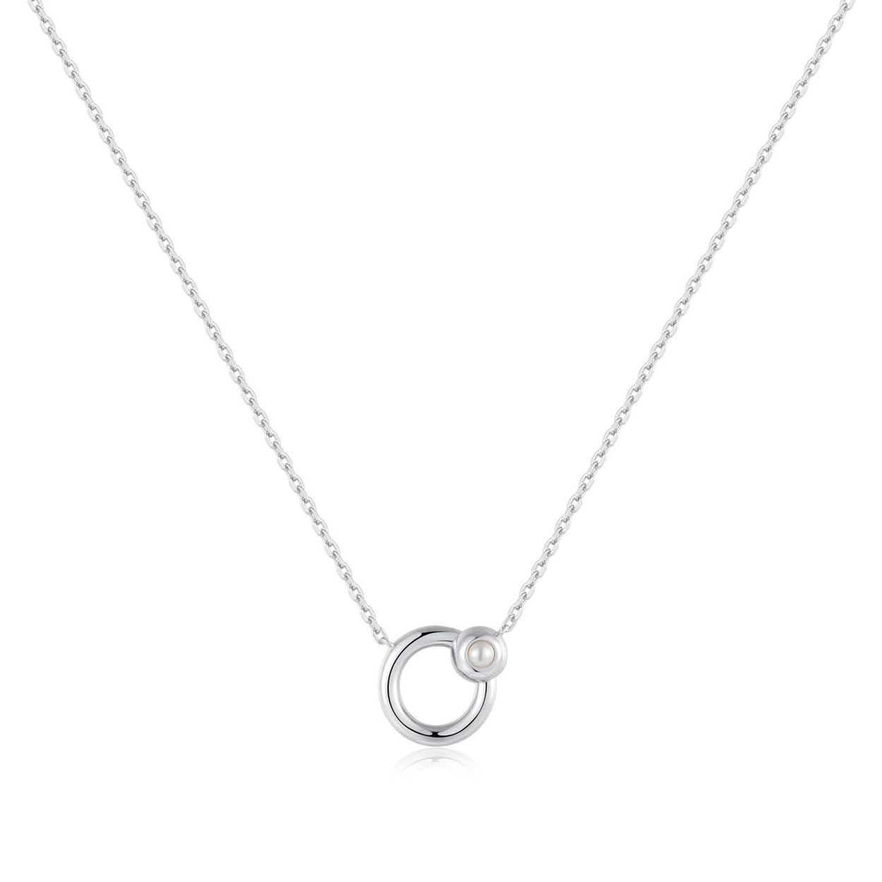 Versier je hals met een nieuwe kijk op parels met deze moeiteloos statement gerhodineerd sterling zilveren ketting. Deze delicate ketting heeft een zoetwaterparel in combinatie met een zilveren ring, perfect om de jouwe op te stapelen voor een gelaagde look.

HET MERK
GeÃ¯nspireerd door de laatste fashion trends is Ania Haie het toonaangevende sieradenmerk voor hoogkwalitatieve maar ook betaalbare zilveren sieraden, zonder op de kwaliteit in te leveren. Iedere collectie is gebaseerd op de laatste catwalktrends, waardoor Ania Haie snel tot hÃ©t sieradenmerk voor stijlbewuste consumenten is verkozen. Elk sieraad wordt ontworpen om te combineren met andere sieraden waardoor je je eigen look kunt creÃ«ren. Maar ook zijn Ania Haie sieraden opvallend genoeg om op zichzelf te dragen.

SPECIFICATIES
- Ania Haie
- Ketting
- 925 zilver met gold/ rhodium plating
- Lengte 45cm
- AH N058-03H