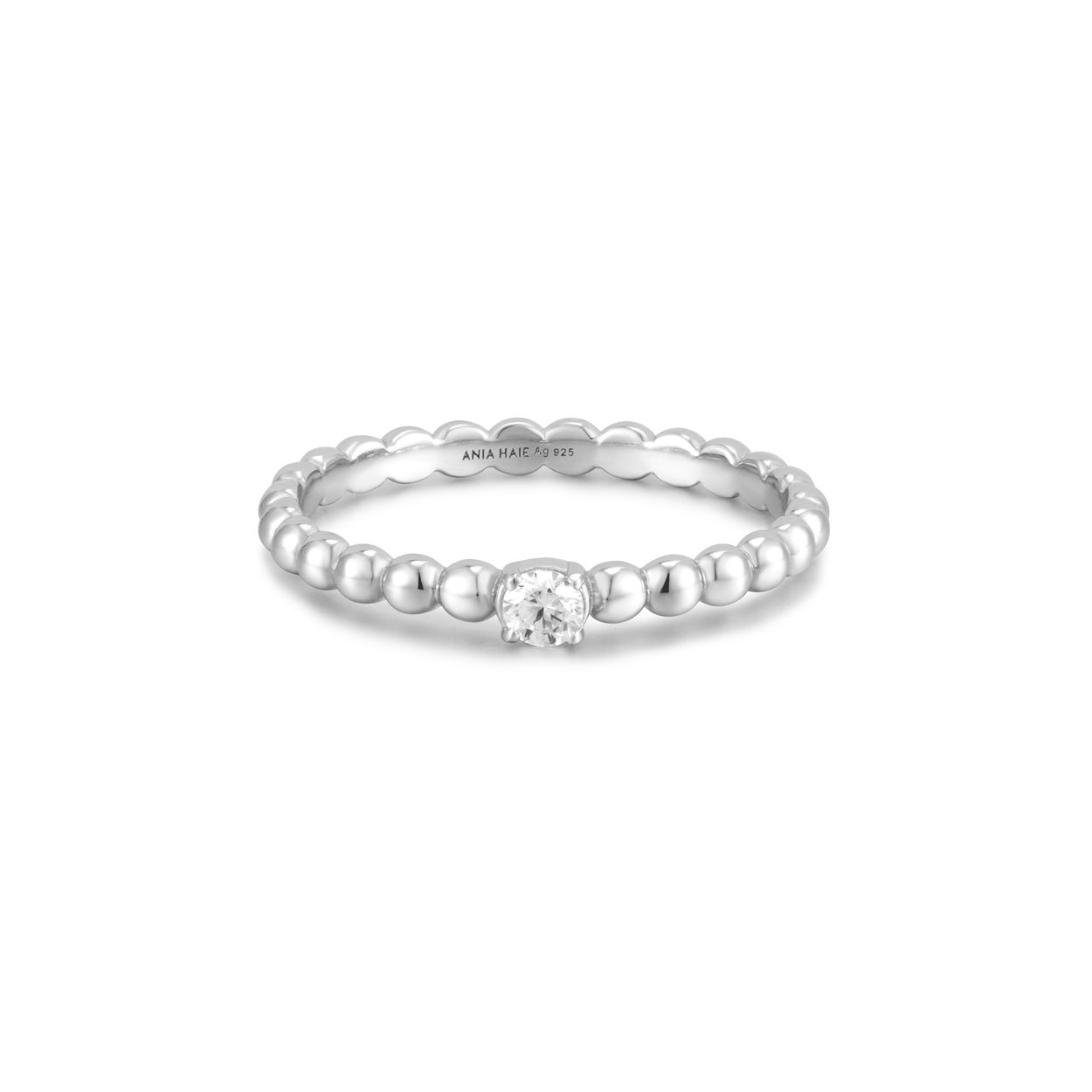 Je zult zeker verliefd worden op onze sierlijke ring. Deze ring is gemaakt van meerdere bollen die met elkaar verbonden zijn en heeft een zirkonia in het midden van een band van gerhodineerd sterlingzilver. Stapel hem op met die van jou en pas moeiteloos bij je dagelijkse looks.

HET MERK
Geïnspireerd door de laatste fashion trends is Ania Haie het toonaangevende sieradenmerk voor hoogkwalitatieve maar ook betaalbare zilveren sieraden, zonder op de kwaliteit in te leveren. Iedere collectie is gebaseerd op de laatste catwalktrends, waardoor Ania Haie snel tot hét sieradenmerk voor stijlbewuste consumenten is verkozen. Elk sieraad wordt ontworpen om te combineren met andere sieraden waardoor je je eigen look kunt creëren. Maar ook zijn Ania Haie sieraden opvallend genoeg om op zichzelf te dragen.

SPECIFICATIES
- Ania Haie
- Ring
- 925 zilver met gold/ rhodium plating
- Maat 56
- AH R059-01H