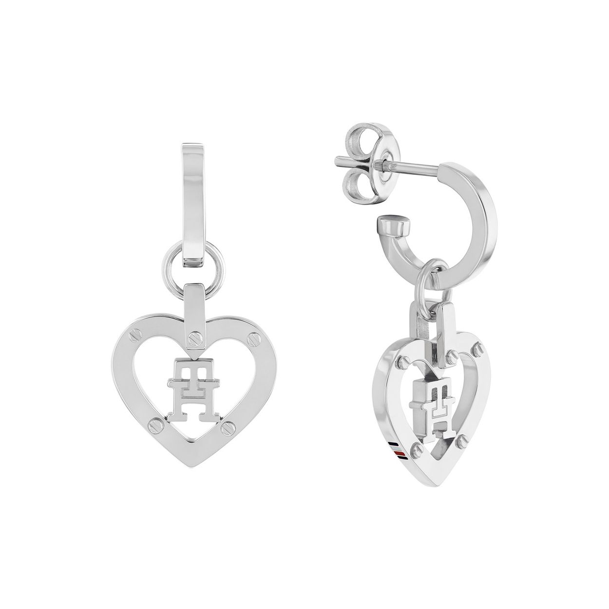 Tommy Hilfiger Jewels TJ2780923 Oorhangers Dames Staal Hart
Deze oorhangers van Tommy Hilfiger uit de jewelry serie MONOGRAM HEARTS met nr: TJ2780923 zijn heel speels. De zilverkleurige stalen dames oorhangers zitten met een halve oorring op het oor. Aan de oorring hangt een opengewerkt hart met in het midden het Tommy Hilfiger monogram. De lengte is 2,5cm. Ook leuk te combineren met andere sieraden van Tommy Hilfiger.

Het merk:
Tommy Hilfiger is wereldwijd één van de grootste designer lifestyle merken en is internationaal bekend om haar classic American cool stijl. De sieraden zijn voor dames en heren met een eigen stijl, die niet bang zijn om dit aan de wereld te laten zien.

Specificaties:
- Fijne zilverkleurige hart oorhangers
- Materiaal: Staal
- Totale lengte 2,5cm
- Dames sieraad