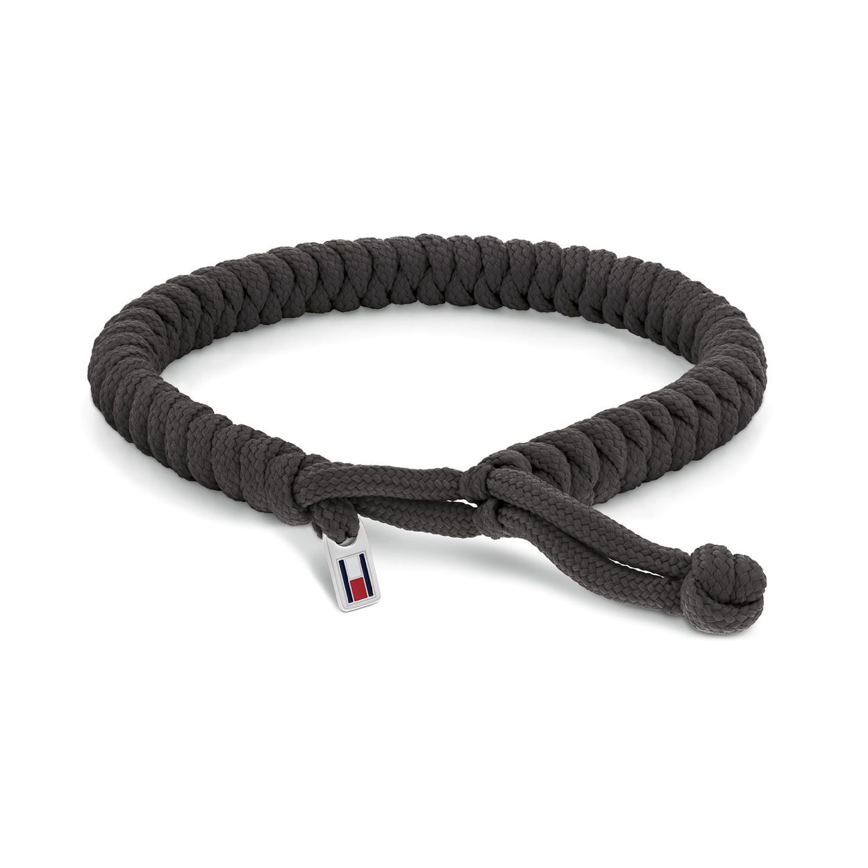 Tommy Hilfiger Jewels TJ2790593 Armband Heren Nylon 19cm
Deze armband van Tommy Hilfiger uit de jewelry serie AXEL met nr: TJ2790593 is een opvallend model. De zwarte gevlochten nylon heren armband heeft een aparte trekluiting. Aan de armband hangt een plaatje met het Tommy logo en de lengte is 19cm. Ook leuk te combineren met andere sieraden van Tommy Hilfiger.

Het merk:
Tommy Hilfiger is wereldwijd één van de grootste designer lifestyle merken en is internationaal bekend om haar classic American cool stijl. De sieraden zijn voor dames en heren met een eigen stijl, die niet bang zijn om dit aan de wereld te laten zien.

Specificaties:
- Nylon armband zwart
- Gevlochten met knoopsluiting
- Lengte 19cm
- Heren sieraad