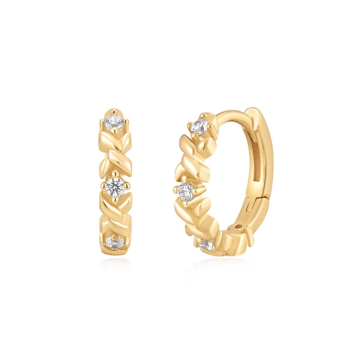 AH E061-07G
 Omarm onze zirkonia kruis oorringen met een delicate touch. De stukken zijn ontworpen met kruiselementen en glinsterende zirkonia steentjes, perfect om je dagelijkse look een boost te geven.

HET MERK
Geïnspireerd door de laatste fashion trends is Ania Haie het toonaangevende sieradenmerk voor hoogkwalitatieve maar ook betaalbare zilveren sieraden, zonder op de kwaliteit in te leveren. Iedere collectie is gebaseerd op de laatste catwalktrends, waardoor Ania Haie snel tot hét sieradenmerk voor stijlbewuste consumenten is verkozen. Elk sieraad wordt ontworpen om te combineren met andere sieraden waardoor je je eigen look kunt creëren. Maar ook zijn Ania Haie sieraden opvallend genoeg om op zichzelf te dragen.

SPECIFICATIES
- Ania Haie
- Oorring Zirkonia
- 925 zilver met gold/ rhodium plating
- Lengte 13,5mm
- AH E061-07G