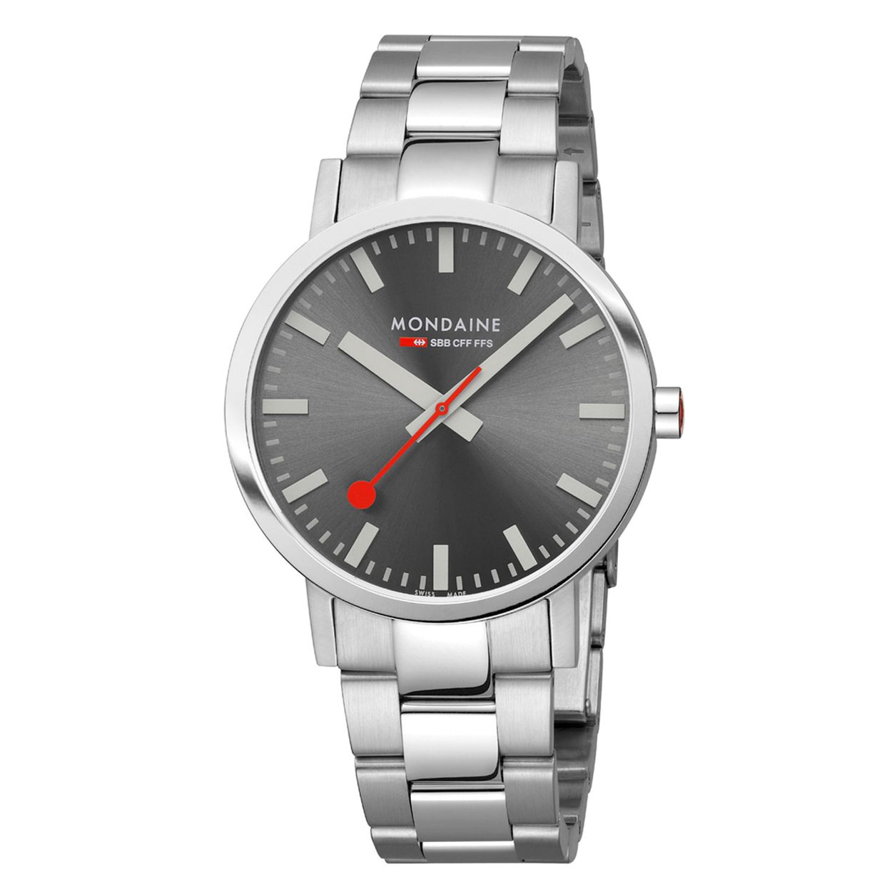Mondaine M660.30360.81SBJ Classic Staal 40mm
Dit design horloge uit de Mondaine Classic serie heeft een geborsteld horlogekastje van 40mm met een grijze sunray geborstelde wijzerplaat met een witte uursaanduiding. Aan het ronde horlogekastje zit een mat glanzende stalen schakelband met een vouwsluiting. Het horloge heeft vlak krasvast saffierglas en is 5ATM. Het Swiss Railway horloge heeft een zwitsers precisie quarts uurwerk. Opvallend is de rode secondewijzer. Maak een statement met dit verfijnde en klassieke uurwerk!

HET MERK
The Official Swiss Railway Watch. Gebaseerd op de officiële stationsklok van de Zwitserse spoorwegen, is 30 jaar geleden de horlogelijn onder het merk Mondaine opgezet. Zwitserse kwaliteitsuurwerken, net zo punctueel als de Zwitserse treinen. Een echte design klassieker met een unieke wijzerplaat, en de wereldberoemde rode secondewijzer met bolletje. Herkenbaar uit duizenden. De Stop2Go is het paradepaardje van Mondaine. De Zwitserse spoorwegen (SBB) staan bekend om hun punctualiteit en dit is te danken aan het principe van het uurwerk: door 58 seconden iets te snel te lopen en 2 seconden stil te staan op de 12, kan iedere Zwitserse trein exact op het hele uur vertrekken. Terwijl de secondewijzer stilstaat, springt de minutenwijzer een streepje verder. De dubbele aandrijving die dit principe mogelijk maakt, vergt meer energie dan andere uurwerken. Daarom is de Stop2Go, die net zo werkt als de stationsklok, uitgerust met een extra sterke batterij die twee jaar mee gaat.

SPECIFICATIES  
- Classic serie
- Vlak ontspiegeld krasvast saffierglas
- Strakke ronde kastvorm, Ø 40mm
- RVS horlogekast 
- Grijze sunray wijzerplaat 
- Stalen schakelband
- 5ATM