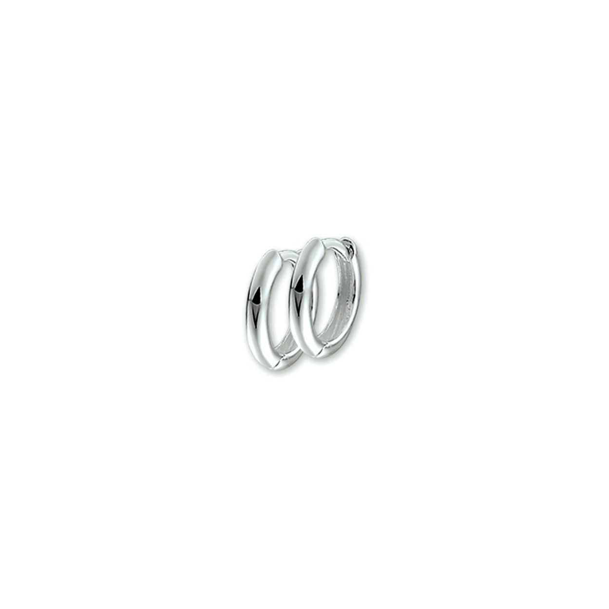 925 zilveren klapoorringen. De oorringen hebben een breedte van 2mm en een diameter van 12.5mm.