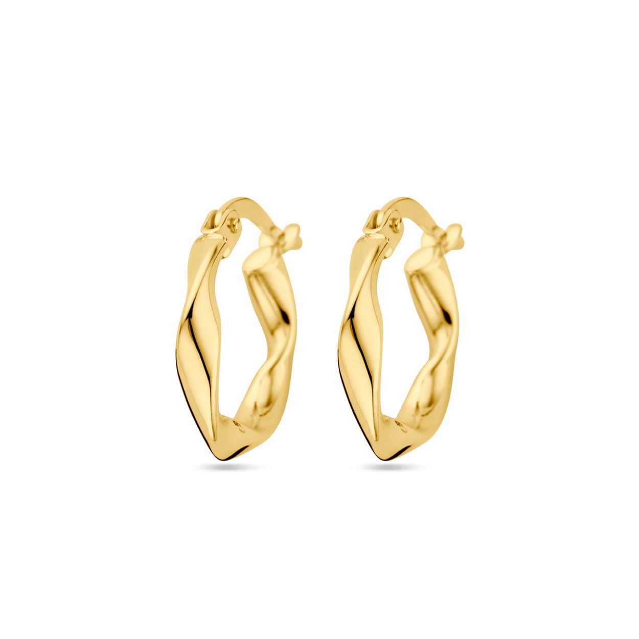 14k Geelgouden oorringen. De oorringen hebben een breedte van 2.6mm.