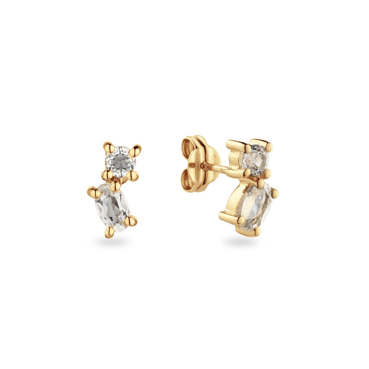 Tijdens de feestdagen zijn deze Jackie Festive Sparkling Earstuds onmisbaar! De 14 karaat gouden oorstekers met een ronde en druppelvormige white Topaz laten je schitteren door jezelf te zijn. Perfect te combineren met de bijpassende ketting. I love it! 

Venetian Diary. Als je aan een betoverende stad denkt, waar je kunt verdwalen in smalle straatjes en waar gondels je meenemen langs de mooiste gebouwen en architectuur. Waar op iedere hoek iemand spontaan in een serenade kan uitbarsten. Aan welke stad denk je dan? Juist, het Italiaanse Venetië. Mysterieus, betoverend en romantisch. Een stad met elegante grachten, prachtige pleinen en kleurrijke mensen. Een stad waar ik mijn hart aan heb verloren. 

Het merk
Jackie is hét 14 karaat gouden on trend sieradenmerk. De collecties zijn geïnspireerd op de reizen die ik maak, van stedentrips tot exotische oorden. Elk gouden sieraad is helemaal van nu, handgemaakt door Europese goudsmeden en vervaardigd van overwegend gerecycled goud met echte edelstenen en zoetwaterparels. Elke collectie is dan ook met veel liefde en passie samengesteld. Mijn Jackie sieraden zijn de perfecte finishing touch voor iedere outfit!

Specificaties
- Oorstekers
- Materiaal: 14 Karaat - Geelgoud - 585
- Festive Sparkling Earstuds
- White Topaz