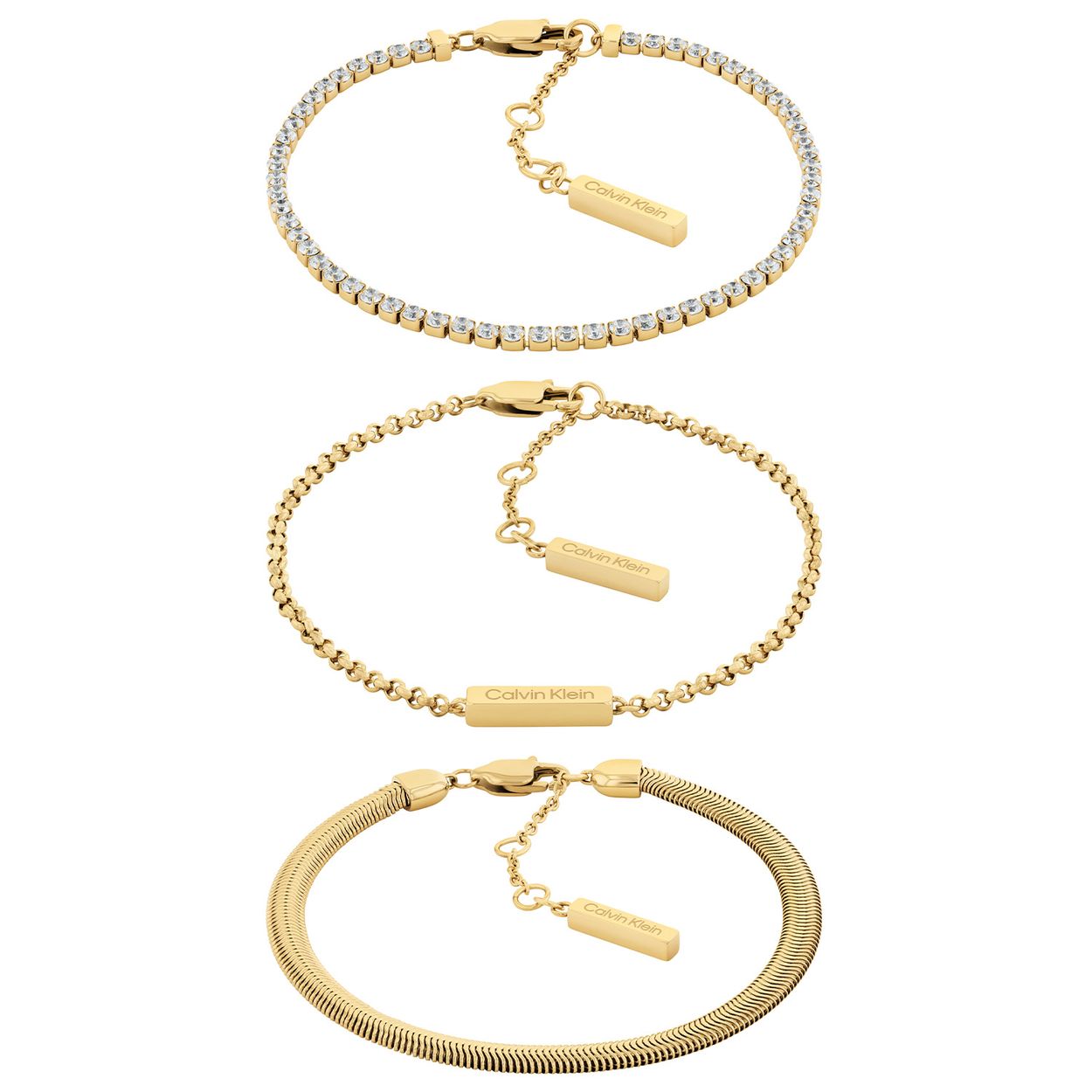 Calvin Klein CJ35000797 Dames Armbandset Staal goudkleurig
Deze stalen dames armbanden van Calvin Klein met nr CJ35000797 zijn een musthave voor je collectie. De goudkleurige stalen set is zeer gevarieerd en bestaat uit 3 armbanden. Een slangenarmband, een tennisarmband en een fijne schakelarmband. Leuk te combineren met andere sieraden uit de serie van Calvin Klein.

OVER CALVIN KLEIN
Calvin Klein is een wereldwijd lifestylemerk dat gewaagde, vooruitstrevende idealen en een verleidelijke, vaak minimalistische, esthetiek nastreeft. Calvin Klein werd groot in de jaren 70 door haar mode- en merkjeans collecties. In de jaren 80 lanceerde Calvin Klein haar spraakmakende ondergoed dat uitdrukkelijk van logo ’s voorzien was. Vanwege het grote succes is het merk ook succesvol uitgerold in Accessoires, Parfums, Home, Brillen, Golf, Horloges en Sieraden.
Sinds de oprichting in 1968 door Calvin Klein, heeft het merk haar reputatie opgebouwd als leider in de Amerikaanse mode, dankzij een cleane esthetiek en innovatieve ontwerpen. Calvin Klein wil haar publiek verleiden en inspireren door middel van provocerende beelden en opvallende ontwerpen die prikkelen. 

SPECIFICATIES:
- Stalen dames armbandset
- Slang, tennis en schakelarmband
- Goudkleurig 
- Glimmend