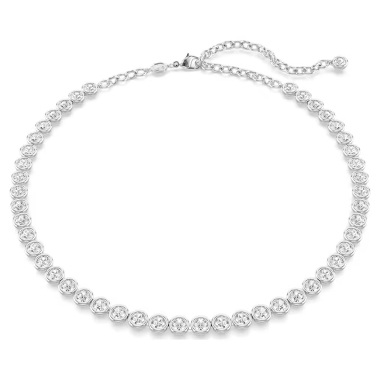 Deze Imber-tennisketting heeft een tijdloze combinatie subtiele kleuren en is het ultieme sieraad voor elke dag. Het ontwerp met rhodium toplaag bestaat uit een complete streng vol rondgeslepen kristallen in een dikke bezelzetting. Een perfecte keuze wanneer uw look een intrigerende extra gloed nodig heeft.