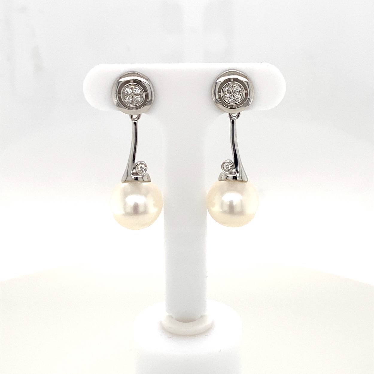 witgouden hang oorbellen met diamant en parels