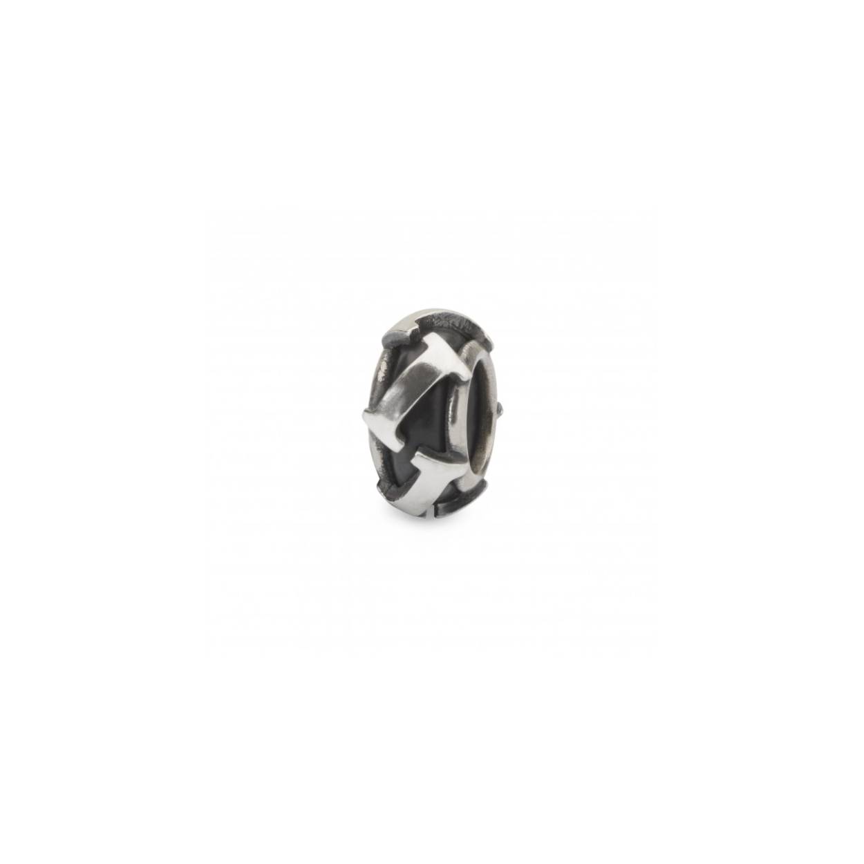 Dit is een kraal van Trollbeads met de naam: I Stopper. Deze kraal is gemaakt van sterling zilver.