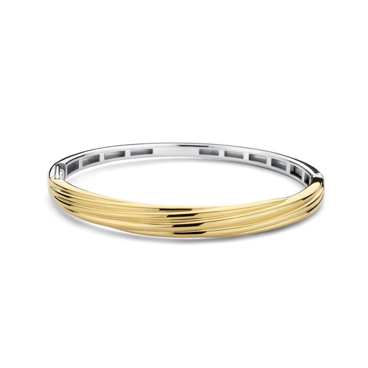 Deze TI SENTO vergulde bangle armband 2969SY is stijlvol afgewerkt met sierlijke lijnen. De armband is gemaakt van 925 sterling zilver. De extra veilige sluiting is speciaal ontworpen zodat het altijd bij je blijft. Deze elegante en tijdloze klassieker geeft iedere outfit een vernieuwde vintage look.
