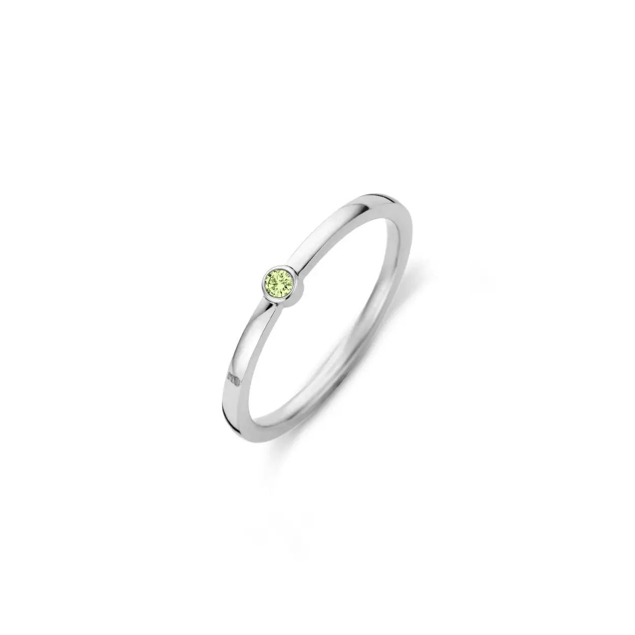 De Mini CZ ring is 3 mm breed en is verkrijgbaar in een zilver-, rose goud- of goudkleurige plating.