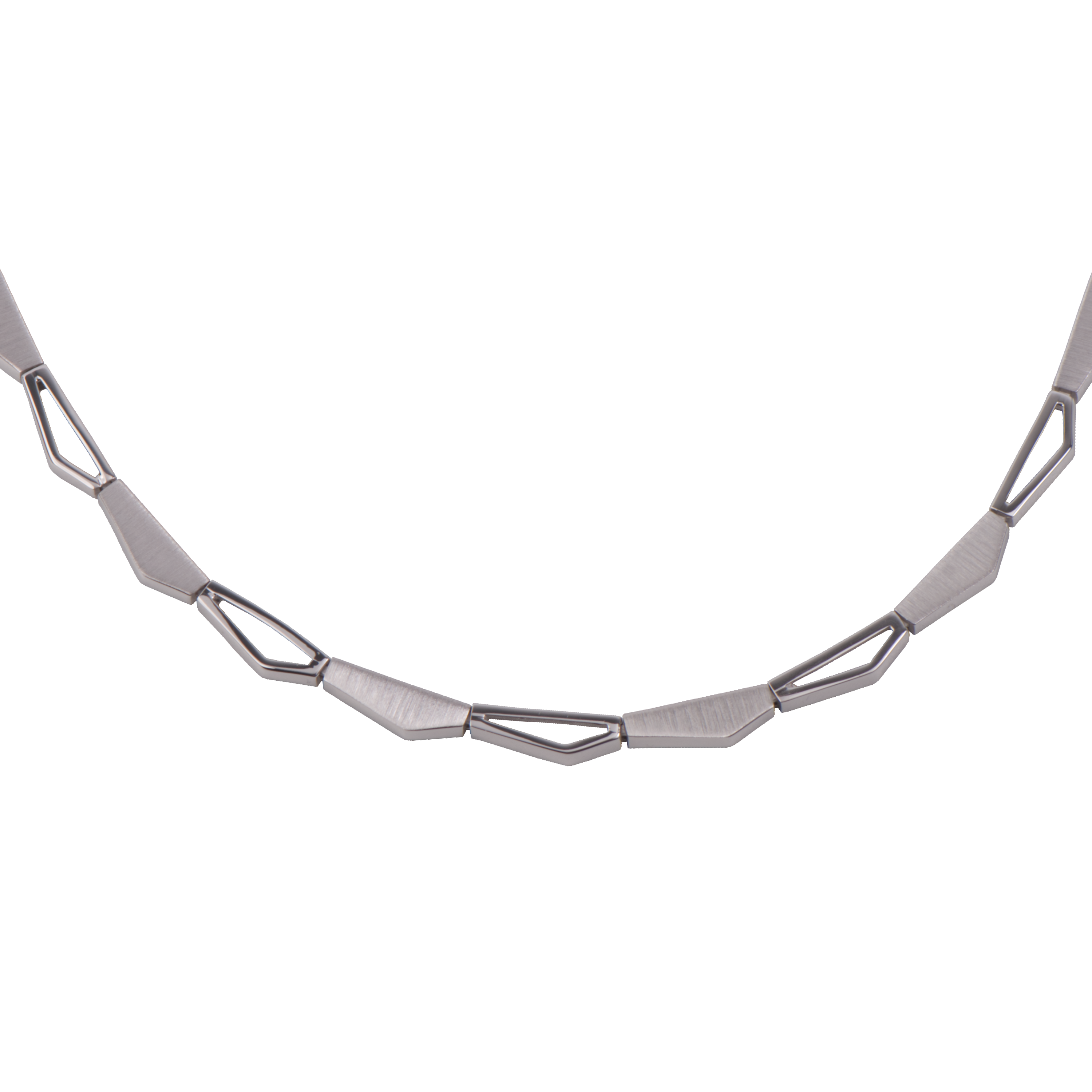 Dit collier is gemaakt van 925 zilver. Het collier is gedeeltelijk gematteerd en gedeeltelijk glad gepolijst, de combinatie van mat/ glans geeft dit collier een erg mooie uitstraling. Ook heeft het collier een stevig karabijnslot.