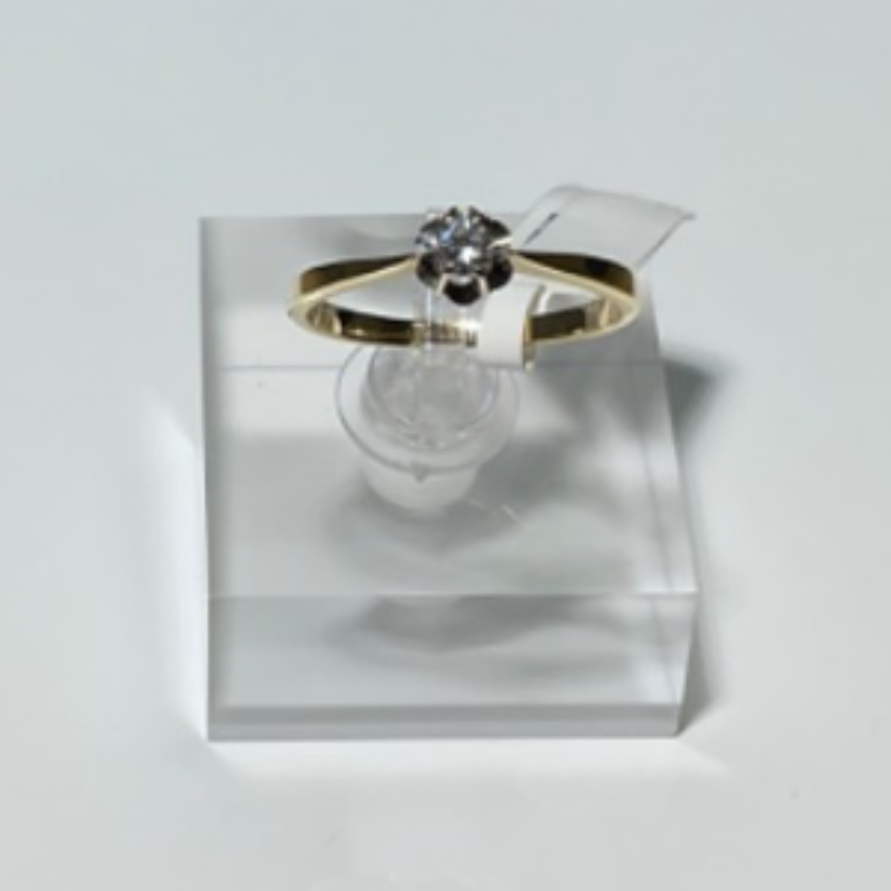 Gouden ring met spiegelchaton