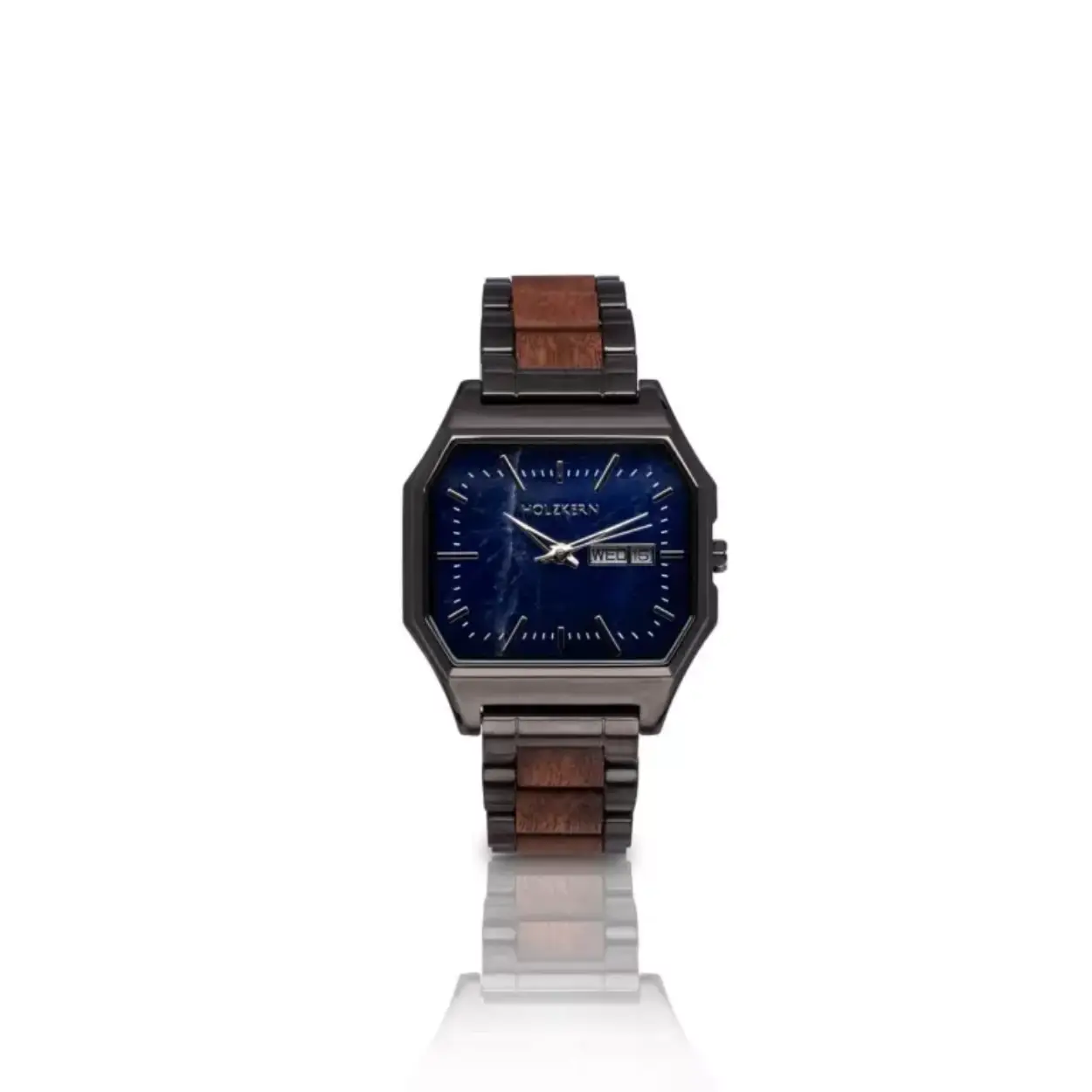 Rafael Moneo is a well-known Spanish architect who is celebrated for his elegant and timeless work. His style combines a harmony of tradition and modernity - a guiding principle that our "Moneo" watch made of koa wood and blue marble also follows.
