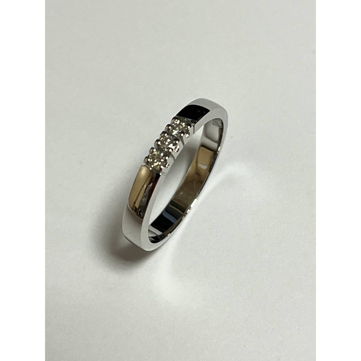 3x 0.03ct alliance witgoud