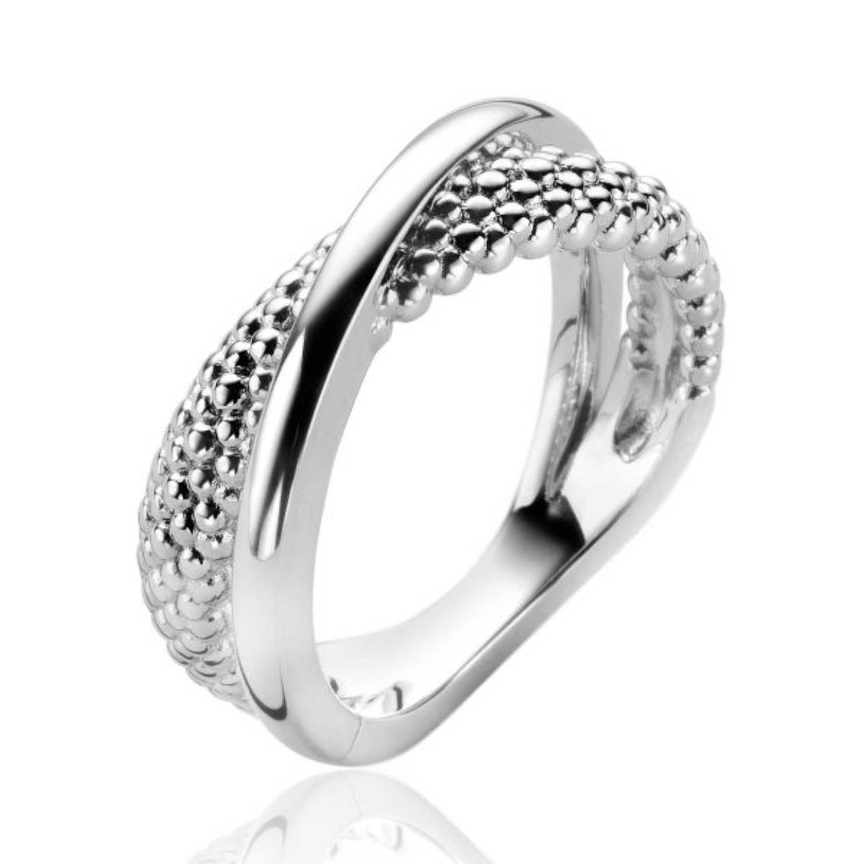 ZINZI zilveren cross-over ring, waarbij een brede baan met bolletjespatroon wordt gekruist door een smallere gladde baan. Maak je look compleet met de bijpassende hanger en oorsieraden! Vervaardigd van eerste gehalte zilver (925) en voorzien van een extra rodiumlaag voor een langdurige glans.
