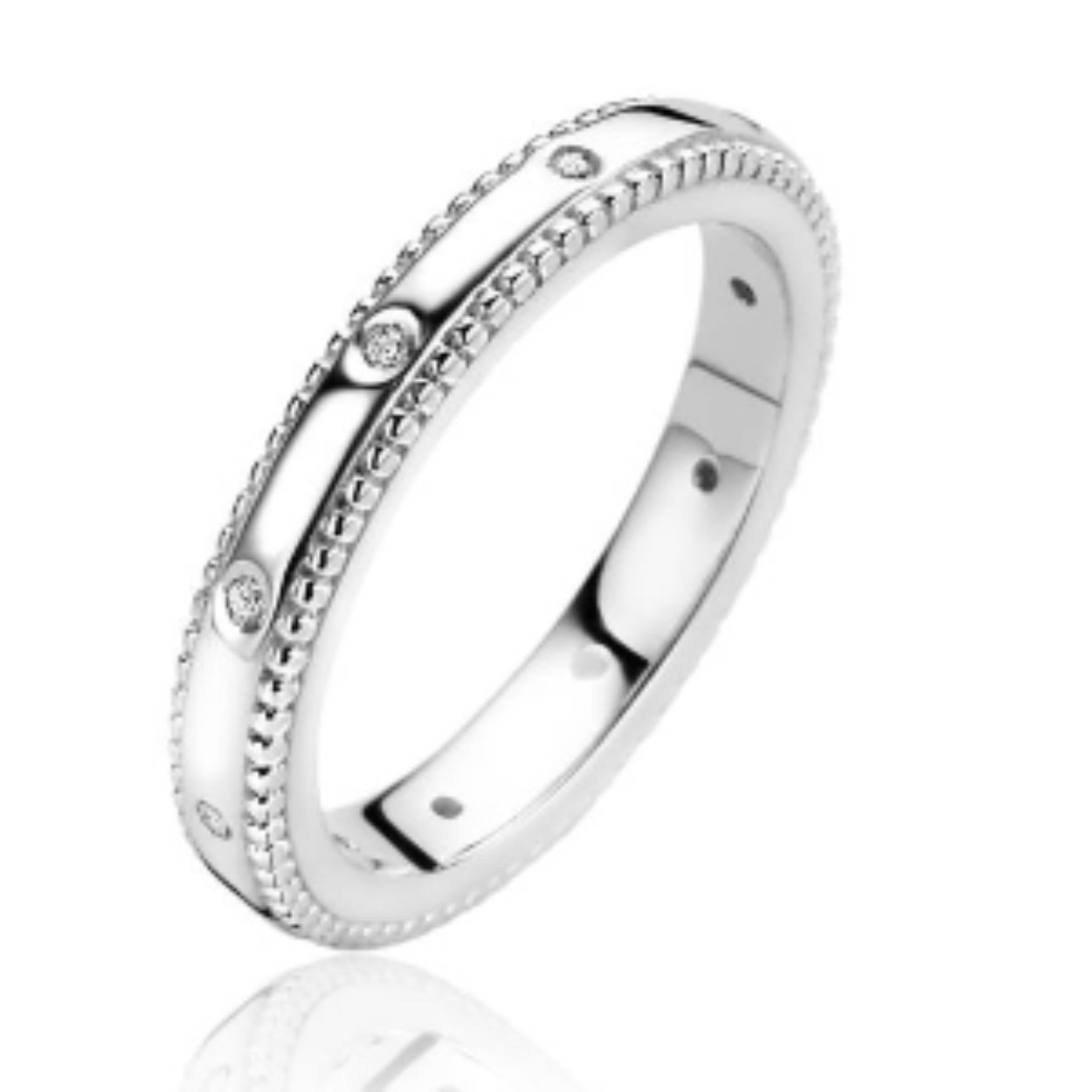 ZINZI zilveren aanschuifring met aan beide zijden een parelrand en bezet met witte zirconia's. Breedte van de ring is 3,5mm. Gemakkelijk te combineren met andere zilveren Zinzi aanschuifringen. Mix & match! De ring is vervaardigd van eerste gehalte zilver (925) en met extra rodiumlaag voor mooie glans.