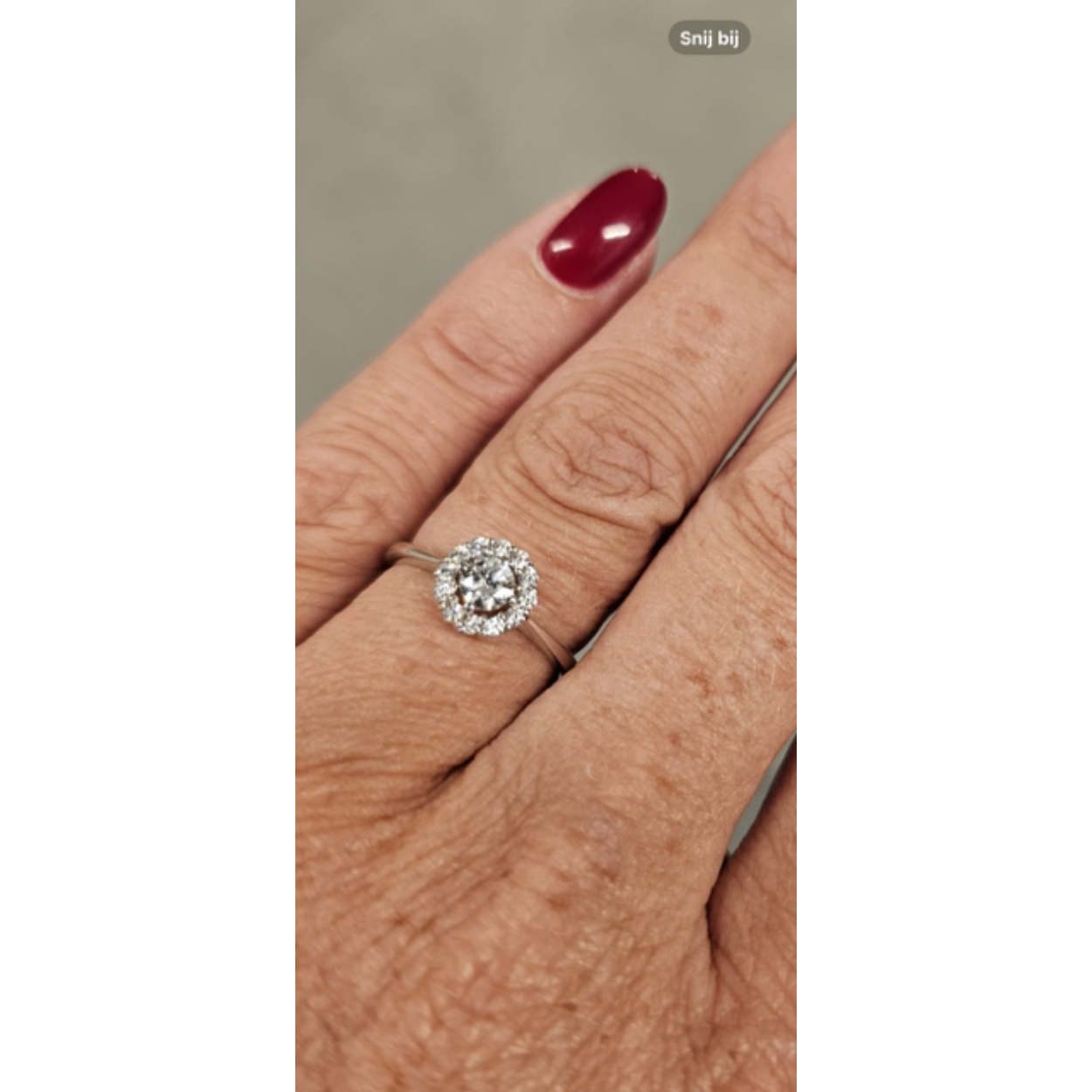 18 kt wit gouden ring met zirkonium
De prijs kan variëren naargelang de goudprijs