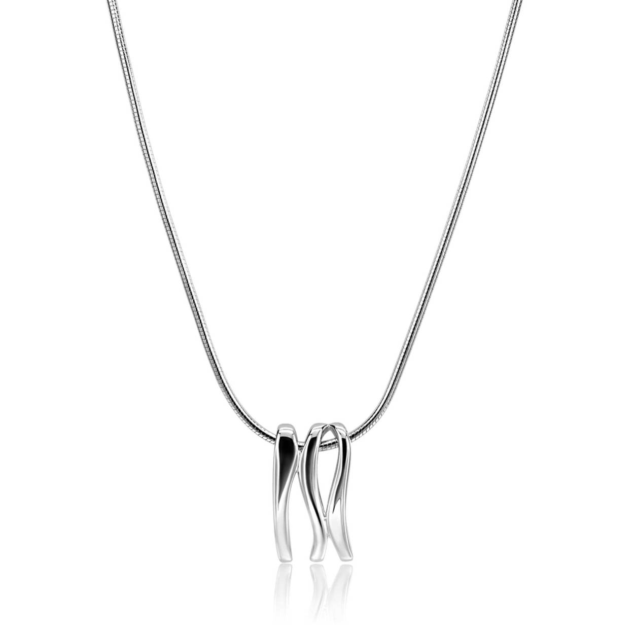 ZINZI zilveren slangen ketting 45cm met gladde organisch gevormde hanger (21mm). De lengte van de ketting is te variëren tussen 42 en 45cm. Exclusief ontworpen door mode-ontwerper Mart Visser. De ketting draagt herkenbaar de signatuur van Mart Visser. Vervaardigd van eerste gehalte zilver (925) en met extra rodiumlaag voor een langdurige glans