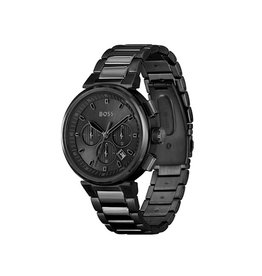 Een chronograaf met een geschakelde polsband van BOSS. Dit mannelijke horloge is vervaardigd van zwartgecoat staal met gepolijste en geborstelde afwerkingen. De zwarte wijzerplaat is omring door een metalen reflecterende ring en heeft kleine wijzerplaten met krijtstreepmotief. Lichtgevende details geven dit horloge een veelzijdig gestructureerd effect.