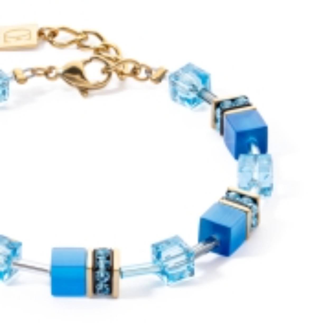 Coeur de Lion is een Duits merk, en heeft mooie handgemaakte sieraden die u onderling goed kunt combineren.
