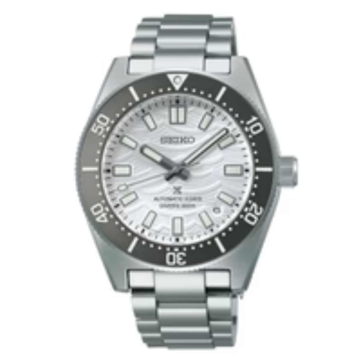 Seiko - SPB511J1
Seiko Prospex 60th anniversary
Limited Edition 1169/6000

Bestel uw Seiko Prospex Marinemaster Professional Limited Edition herenhorloge direct via www.juwelierhaesen.nl. Dit Seiko Limited Edition Prospex Marinemaster herenhorloge is bekend onder Seiko-referentienummer SPB511J1 en daarnaast onder het EAN: . Het horloge heeft een mechanisch uurwerk met automatische opwindfunctie dat geplaatst is in een edelstalen kast. Op de witte wijzerplaat is analoge tijdsweergave zichtbaar. Aan de kast zit een staal- of zilverkleurige stalen horlogeband met een vouwsluiting.

Het mechanisch uurwerk met automatische opwindfunctie biedt u datum-aanduiding als tijdfunctie(s). De ronde horlogekast is 300m waterdicht en voorzien van een saffierglas.