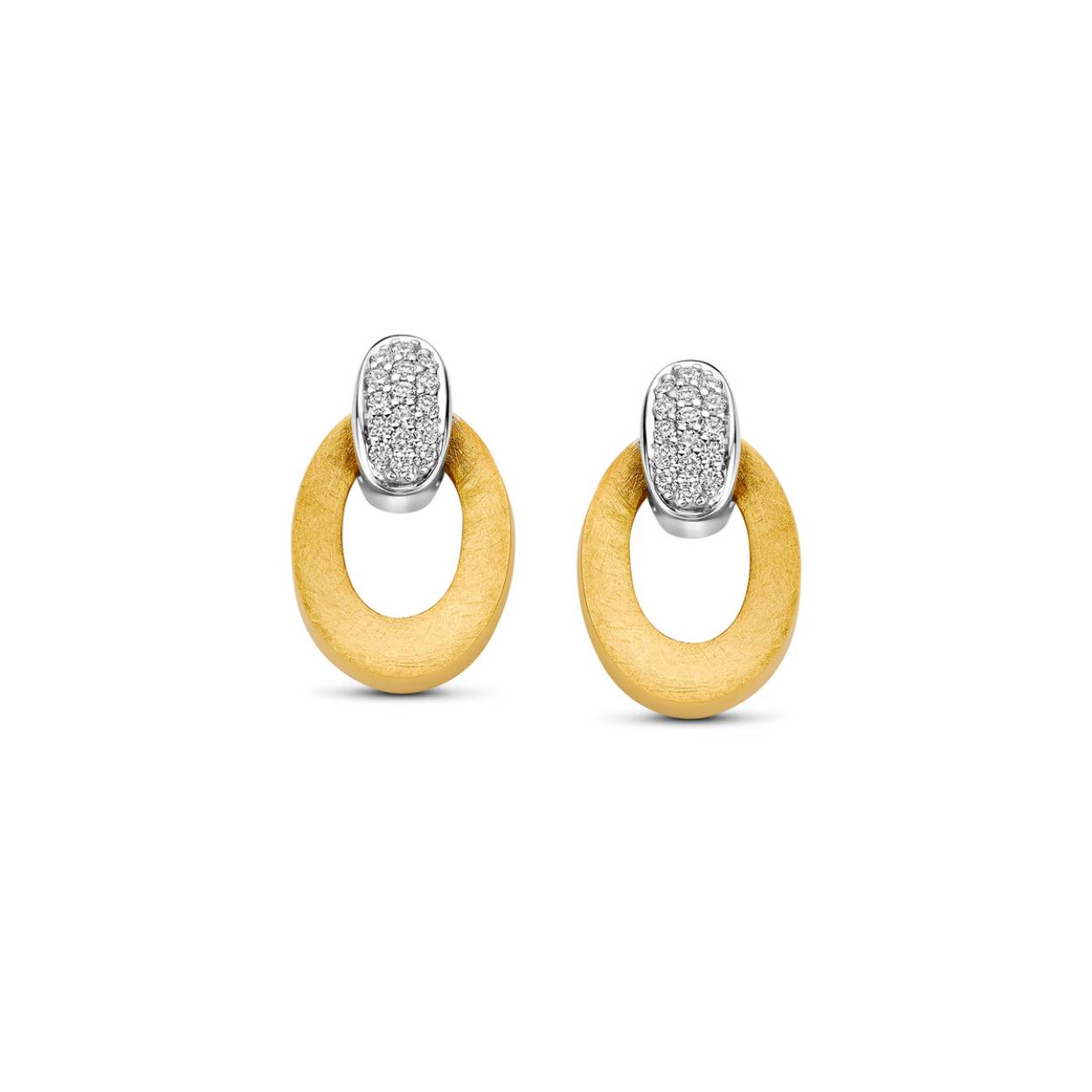 Naiomy oorhangers goud 18k gezet met briljanten
8 diamanten 2.4p
24 diamanten 9.6p