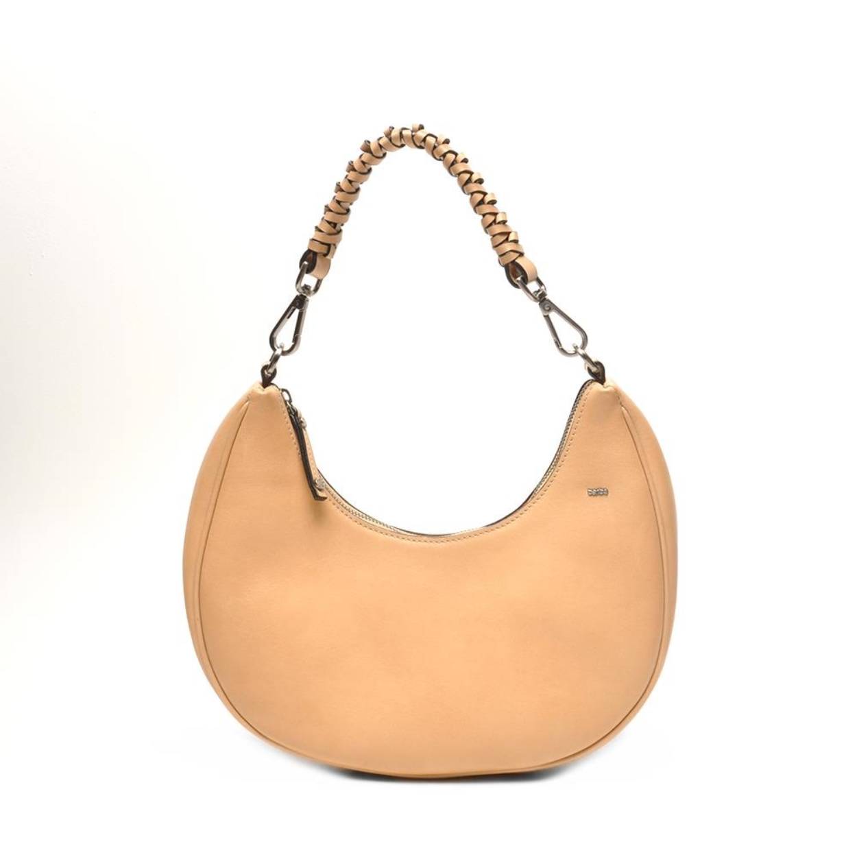 De Icons is een collectie gemaakt van zeer hoogwaardig rundleder en geschikt voor iedere situatie. Of je nu een chique outfit of een wat stoerdere hebt, met de Icons kan het allemaal! Iedere tas uit deze collectie is afgewerkt met zwart kantleer. De tas is verkrijgbaar in meerdere tijdloze kleuren en wordt geleverd met een leren band, wat zorgt voor optimaal draagcomfort. Aan de binnenkant van de tas vind je een ritsvak, meerdere kleine opbergvakken en een klein sleutelkoordje om je sleutels aan vast te maken. Achterop de tas zit ook nog een ritsvak voor al je belangrijke spullen.