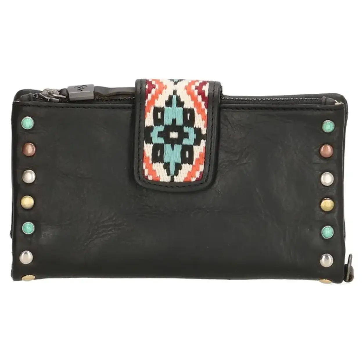 Deze portemonnee uit de New Navajo collectie van Micmacbags is een echte eyecatcher! De vrolijke overslag met drukknoopsluiting en de gekleurde details maken deze portemonnee anders dan alle andere portemonnees! Als je de portemonnee openklapt heb je gelijk zicht op het hoofdvak waarin je verschillende credticards, briefgeld, muntgeld en zelfs je ID kwijt kunt! Ben jij al fan van deze toffe portemonnee? 

Micmacbags laat zich inspireren door verschillende landen en culturen. De producten van Micmacbags worden gemaakt van echt runderleer, waardoor ze een natuurlijke uitstraling hebben. 

De eigenschappen van deze portemonnee zijn: 

Hoofdvak met magneetsluiting 
ID-venster
RFID-bescherming 
Creditcardvakken 
Muntgeldvak 
Briefgeldvak  