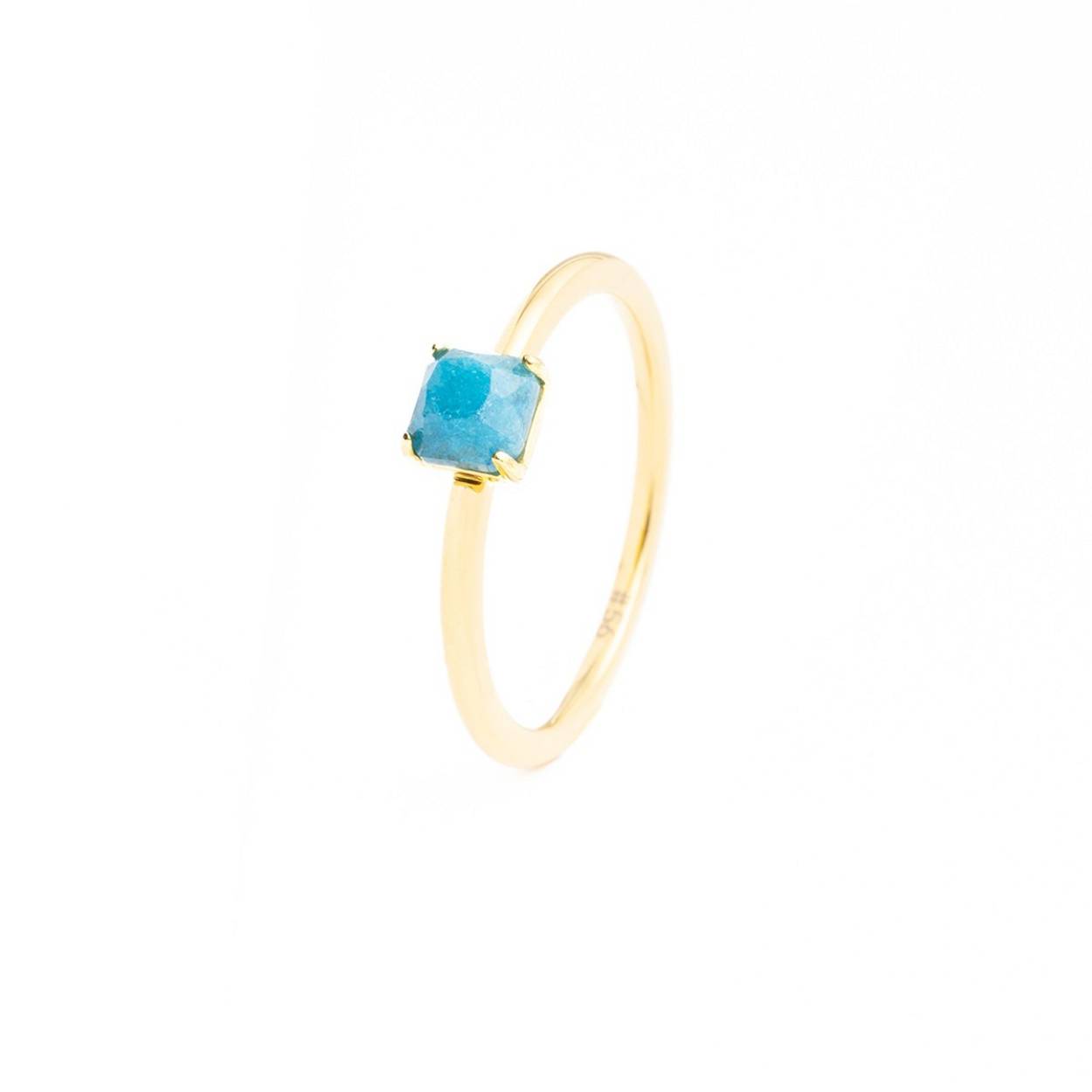 Schitterende stalen ring van de collectie Didyma! De ring is goudgekleurd en heeft een prachtige blauwe steen. 

Maat: 54