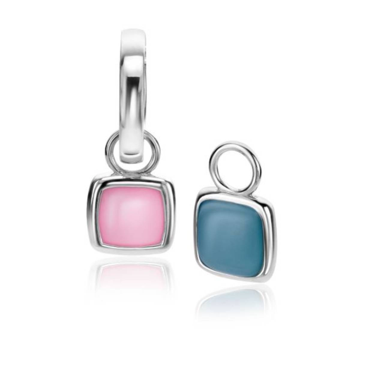 ZINZI zilveren vierkante oorbedels, aan de ene zijde bezet met blauwe kleursteen en aan de andere zijde met roze kleursteen. De oorbedel is 15 mm lang en 10 mm breed. De bedels hebben een rond hangoog, waarmee je ze sierlijk aan je ZINZI oorringen hangt. De oorbedels zijn exclusief de oorringen geprijsd. Vervaardigd van eerste gehalte zilver (925) en voorzien van een extra rodiumlaag voor een langdurige glans.
