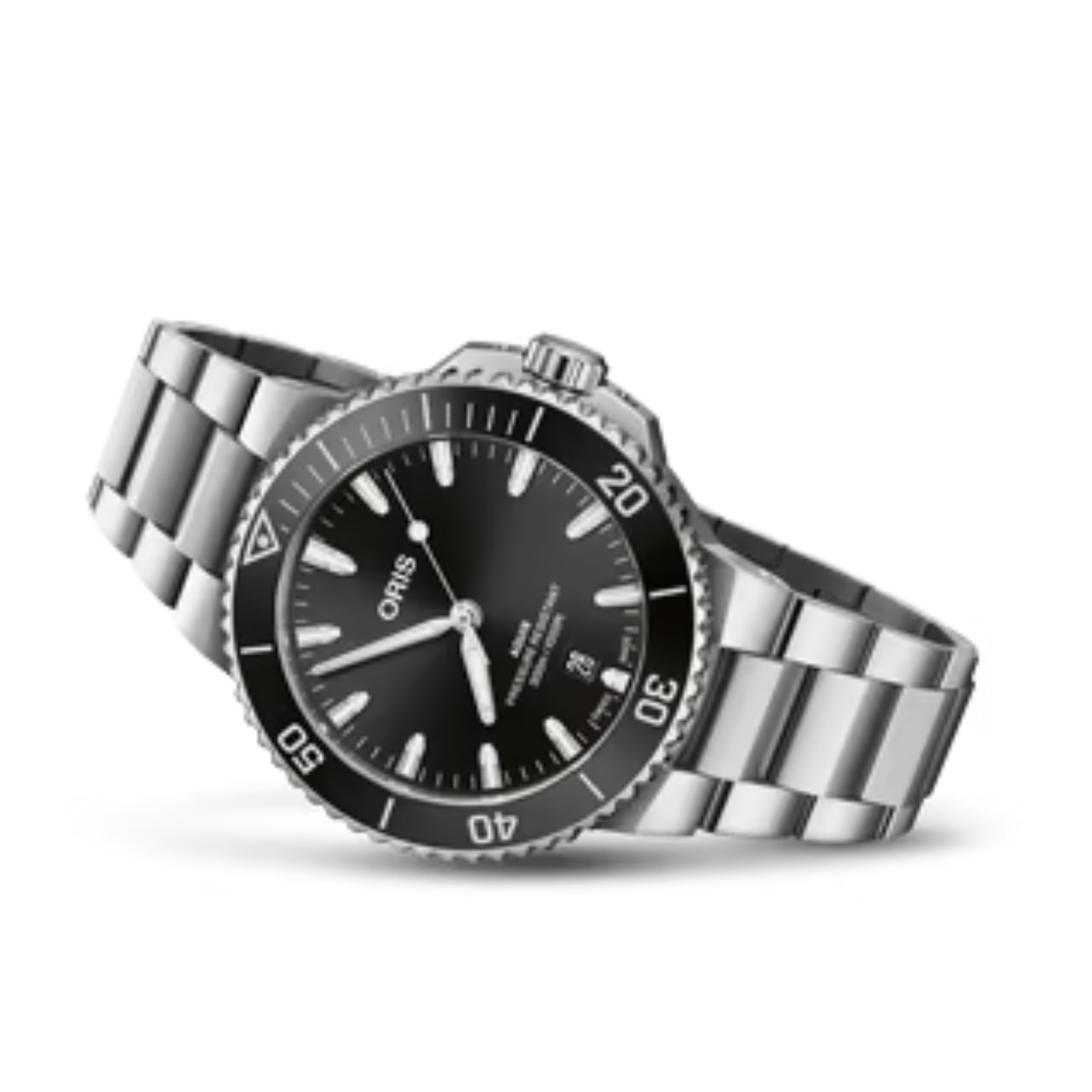 Oris Aquis Date met zwarte wijzerplaat en een gang reserve van 41 uur.