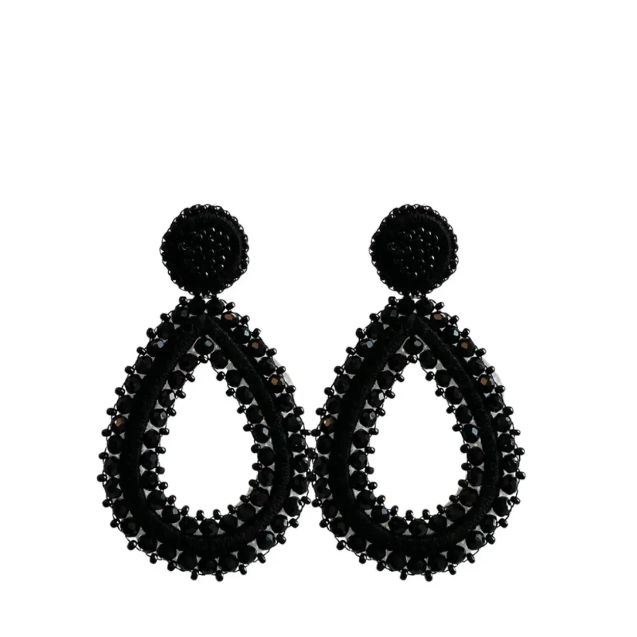 We all love drops earrings! Deze oorbellen zullen bij iedere outfit matchen door het tijdloze design. Verfijn je look met de Drops Tarah Earrings, subtiel, stijlvol en onweerstaanbaar.