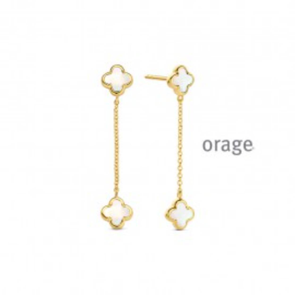 De oorhangers zijn in plaque. De hangers zijn in klavervorm met parelmoer.(O6588)