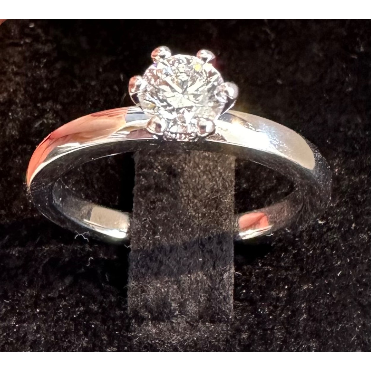 14kt. Witgouden Haesen Exclusive Solitair, 0.50ct GIA D/SI