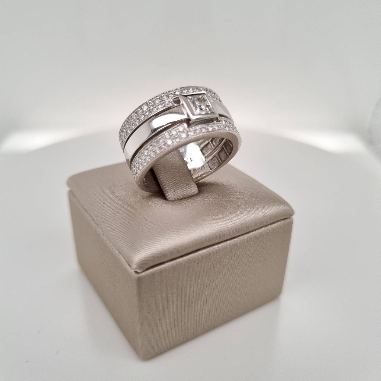 14krt gouden ring met diamant