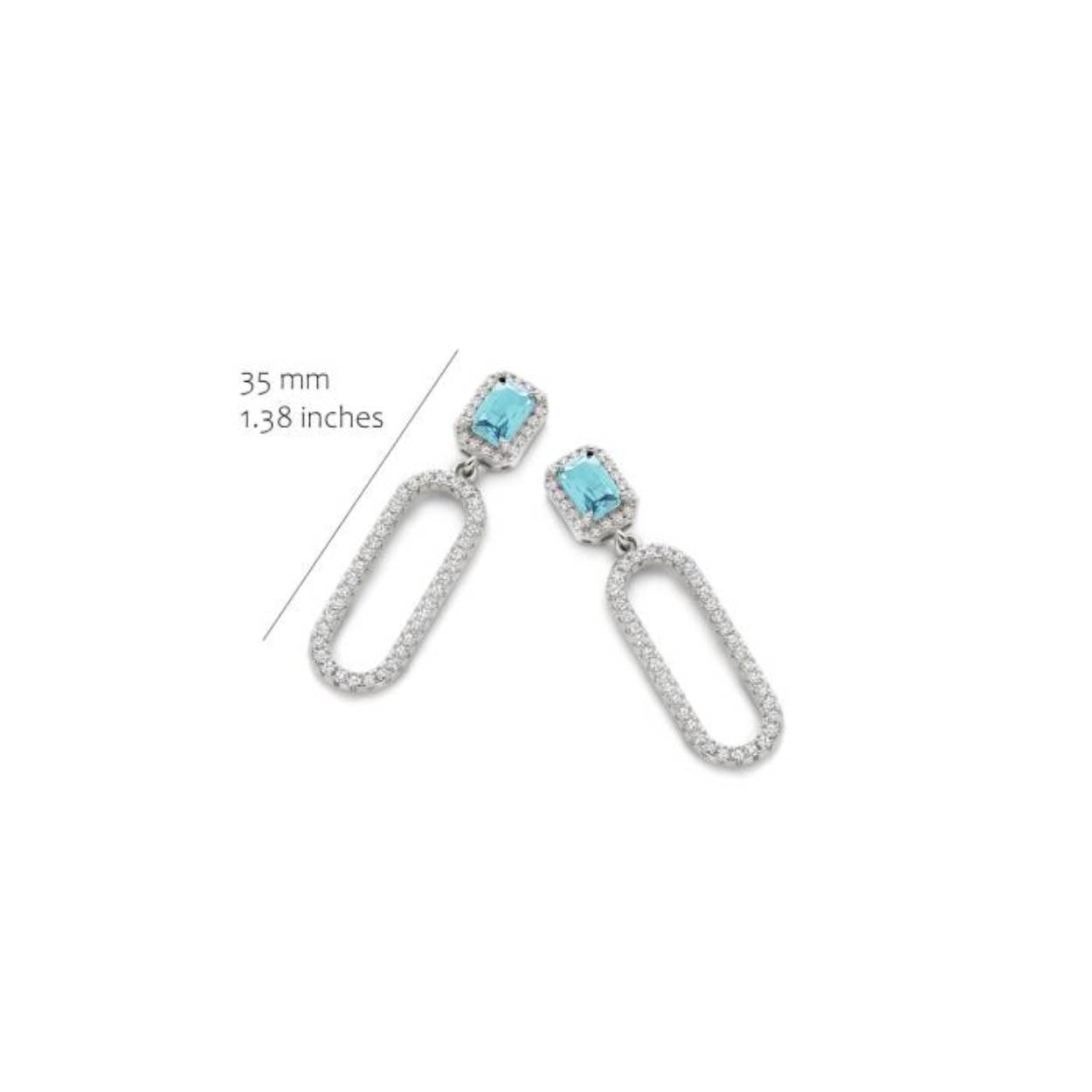 De oorhangers zijn vervaardigd uit zilver. Boven aan de stift is er aan aquamarin steen (lichtblauw) en de oorhangers zijn ovaal en gezet met zirkonium.
