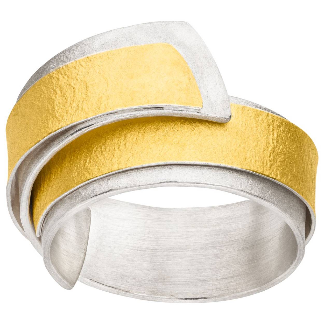 MANU Schmuck is een sieradenmerk van Duitse afkomst en zij ontwerpen hun sieraden in zilver en 22 karaat goud. De warme kleur van het 22 karaat goud geeft de sieraden extra cachet en een exclusieve afwerking mee.