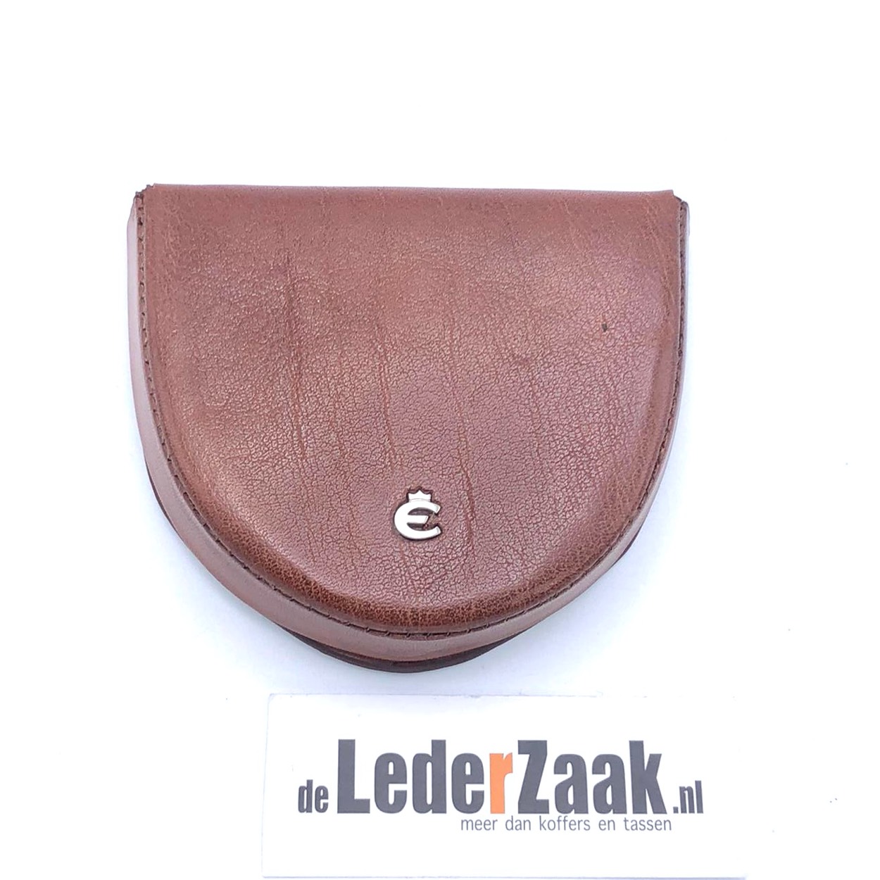 Cognac schudbeurs uit de collectie Toscane van Esquire.
Mooi stevig leer. 
Afmetingen:
8 x 9 x 2 cm