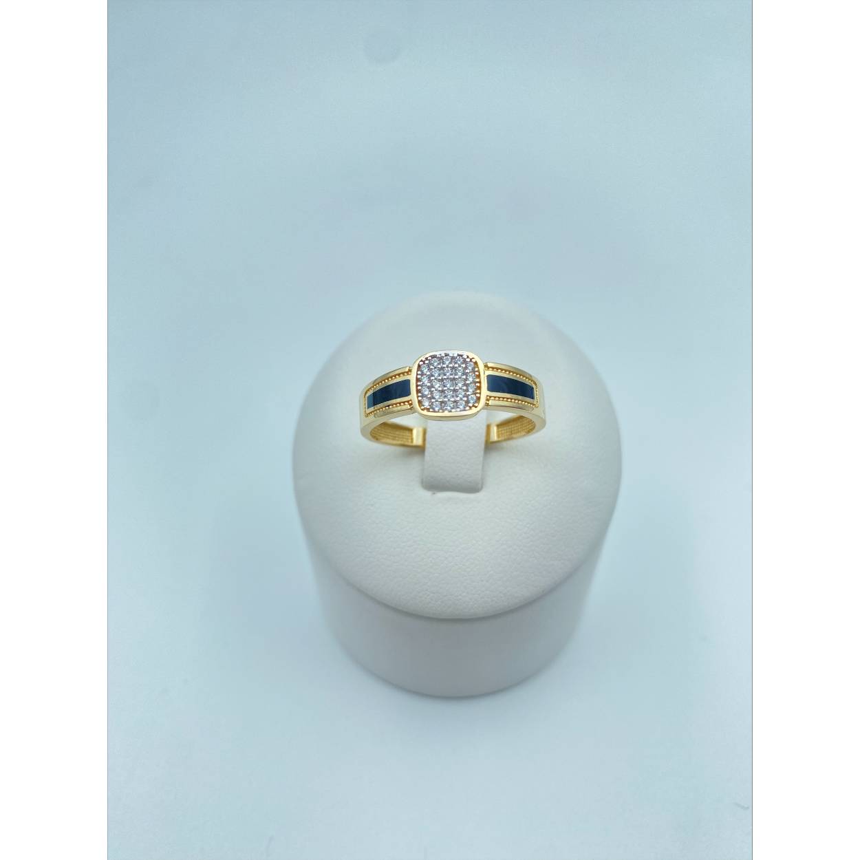 14 Karaat geel gouden ring bezet met onyx en briljant geslepen zirkonia. 