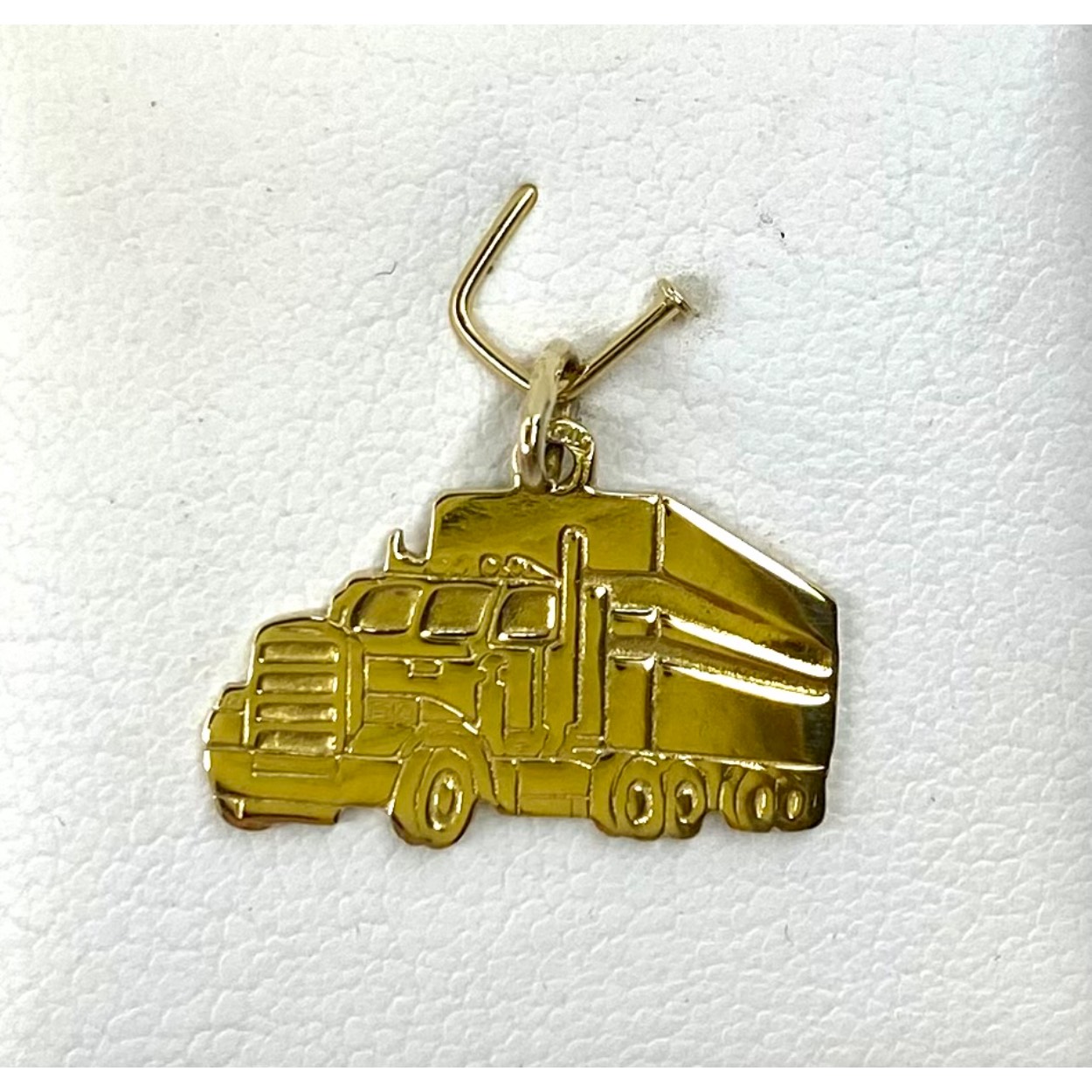 Gouden vrachtwagen hanger