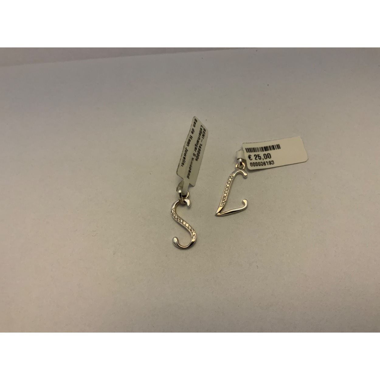 Letter met zirkonia