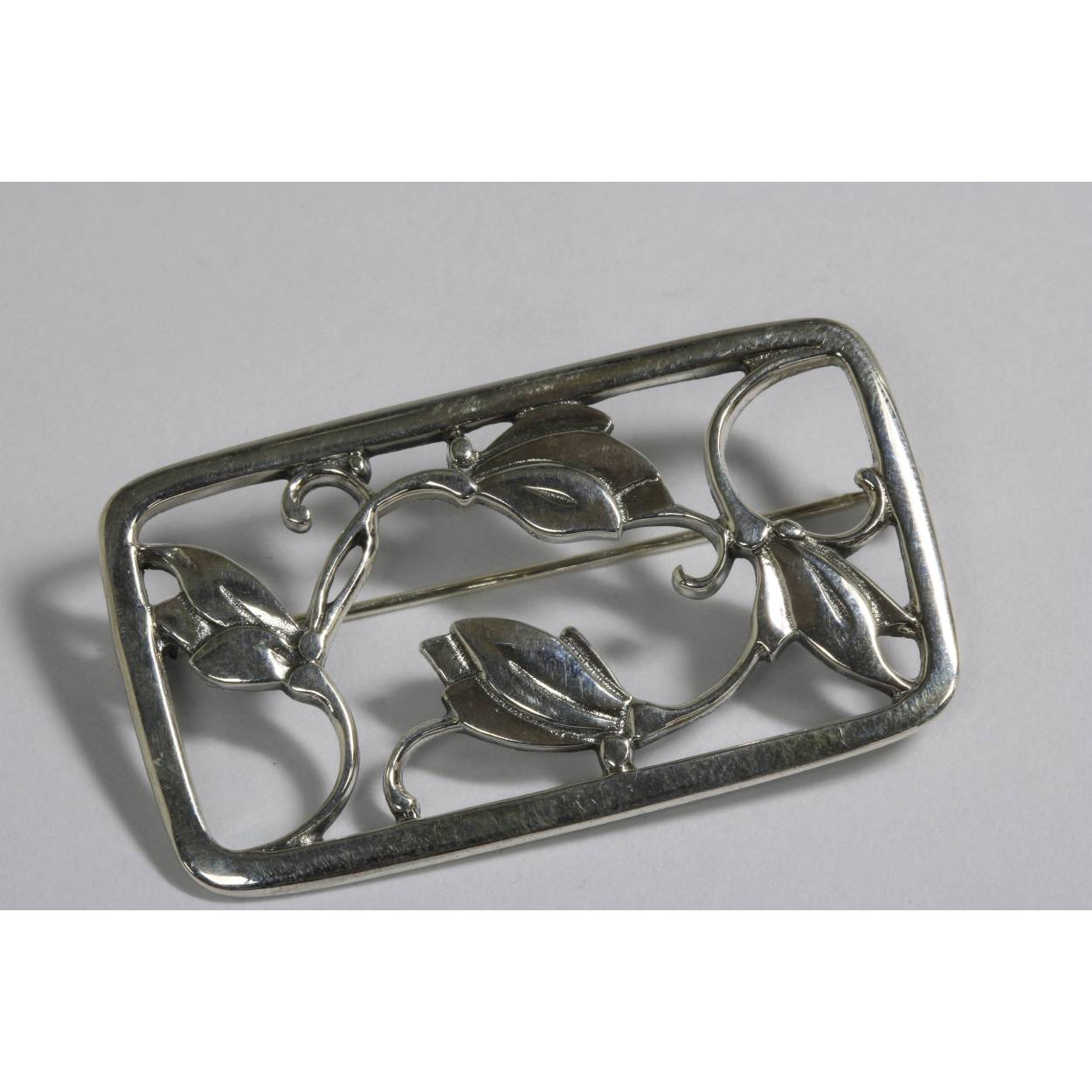 Zilveren broche vintage uitstraling