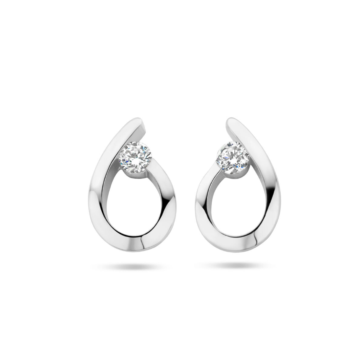 Zilver oorknoppen druppel zirkonia
Gerhodineerd 925 zilveren oorknoppen uitgevoerd met zirkonia. De oorknoppen hebben een afmeting van 10.5x6.5mm.